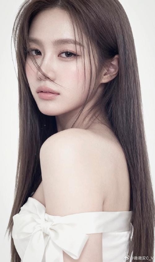 人民日报评论员：谱写雪域高原幸福生活新篇章